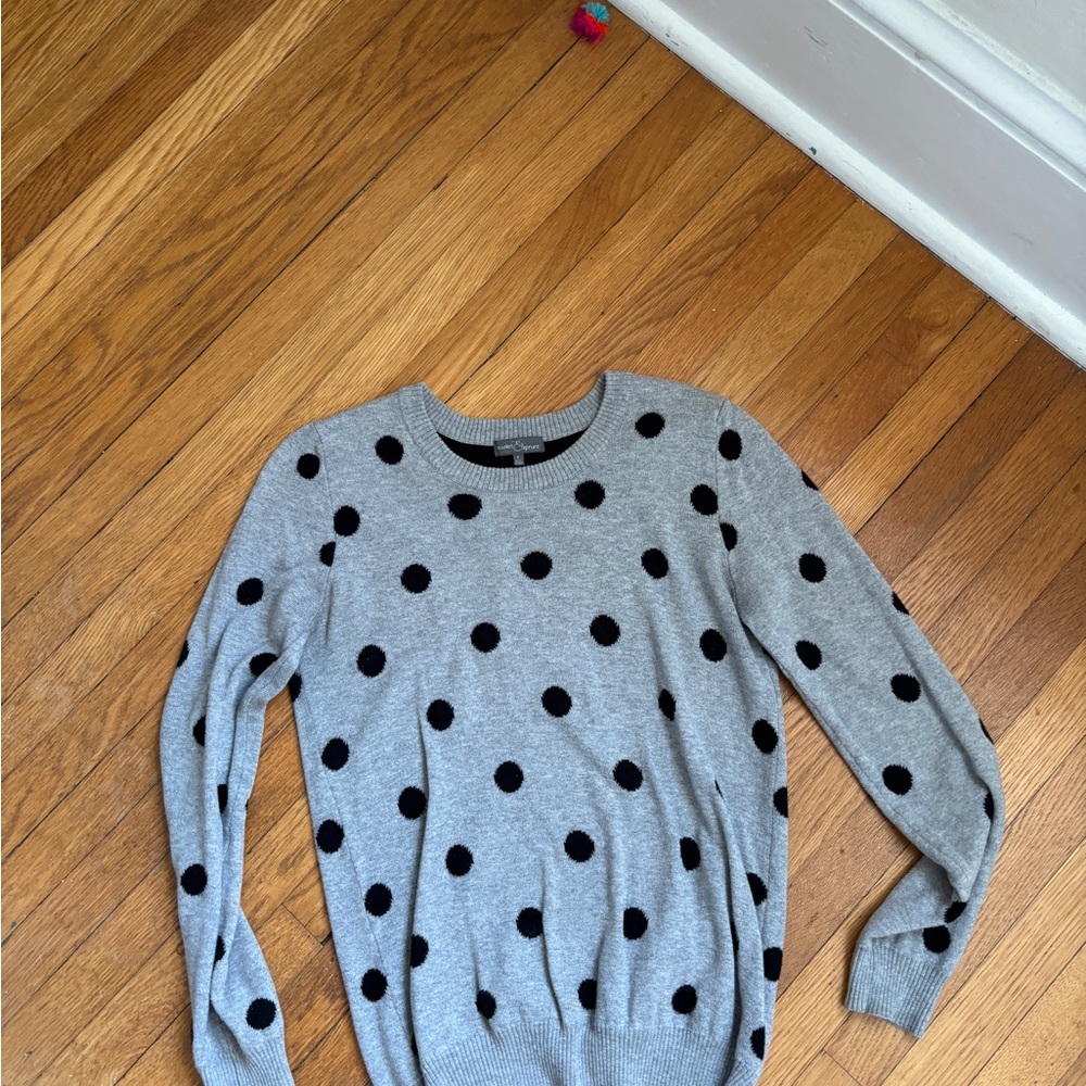 Market & Spruce Heather Gray Sweater with Black Polka Dots